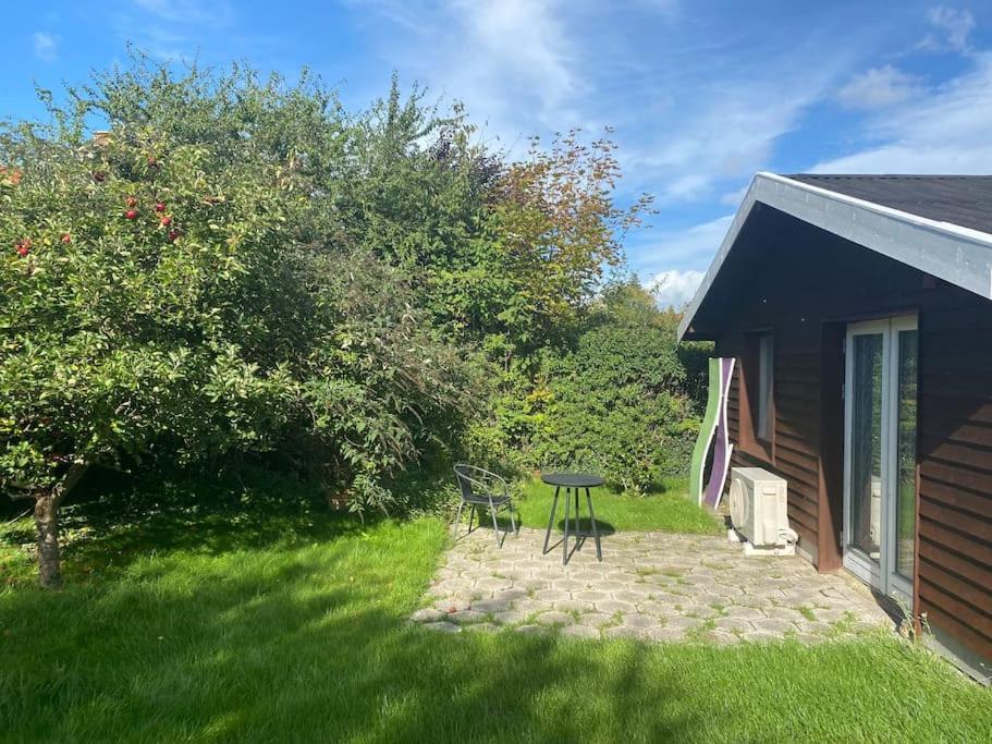 허르레브 Cozy House With A Graden View 빌라 외부 사진