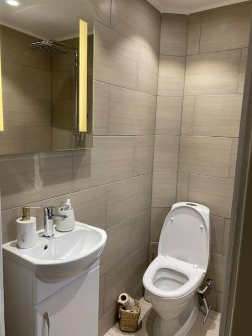 허르레브 Cozy House With A Graden View 빌라 외부 사진