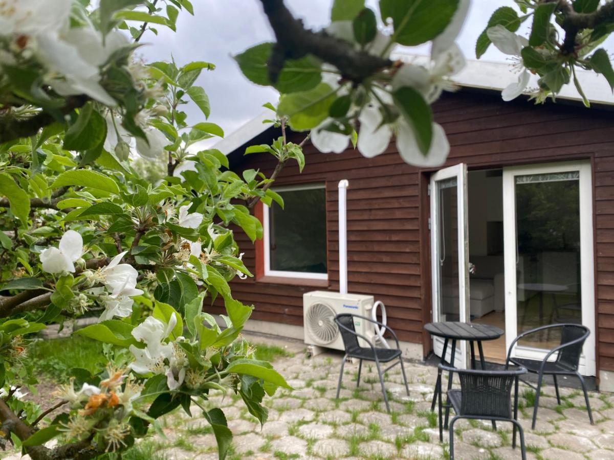 허르레브 Cozy House With A Graden View 빌라 외부 사진